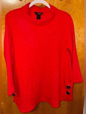 Ali Miles red jacquard textured knit mock neck pullover with buttons Size Medium